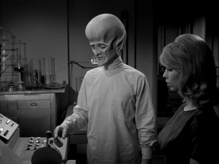 David McCullum and Jill Haworth in the Sixth Finger